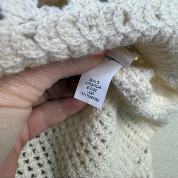 SO • Floral Crochet Sweater - Picture 8 of 13